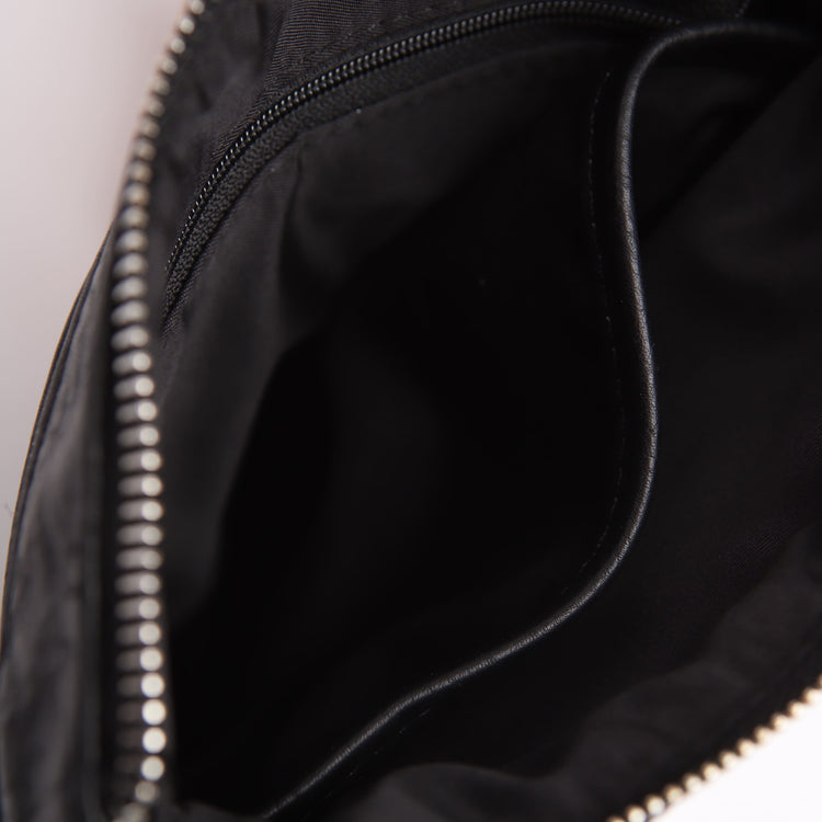bagular black crossbody bag made of vegan leather. Shoulder bag is a great gift idea for men.